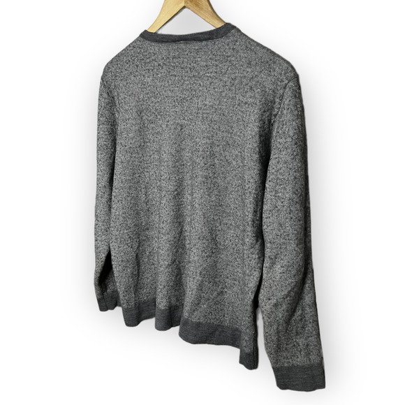 Calvin Klein Men's Gray Italian Yarn V-Neck Fuzzy Texture Pullover Sweater Sz M - Picture 7 of 10